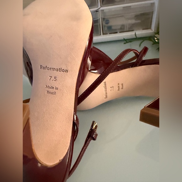 Reformation Natasha Pump in Wine Patent - Picture 4 of 6